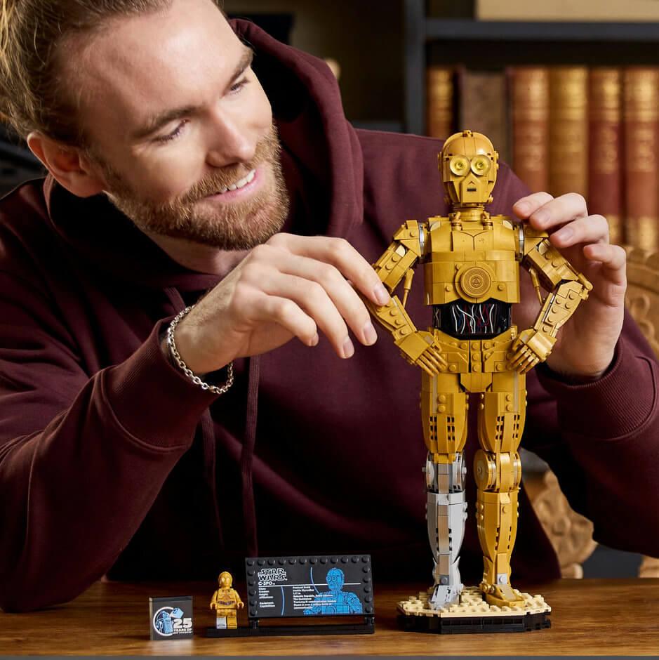 Lego Star Wars 75398 C-3PO Model 25th Anniversary Set for Ages 18 & Up