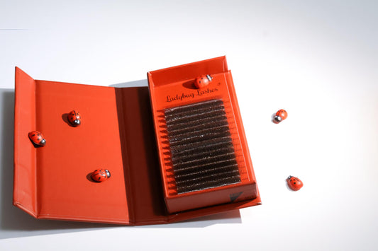 🤎 Brown 4D Clover Lash Extensions – Mixed Lengths, 16 Rows 🤎