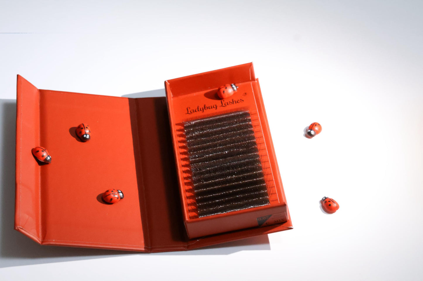 π€ Brown 6D Clover Lash Extensions β Mixed Lengths, 16 Rows π€