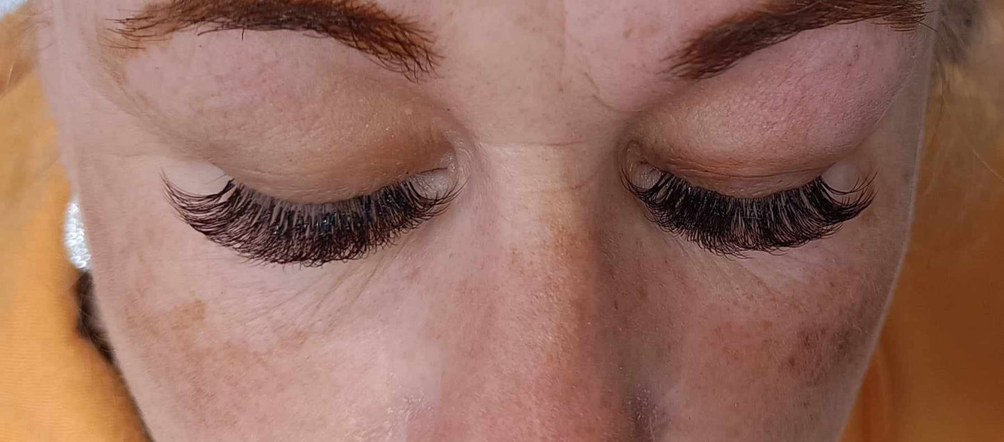 6D Clover Lashes – Mixed Tray (16 Rows)