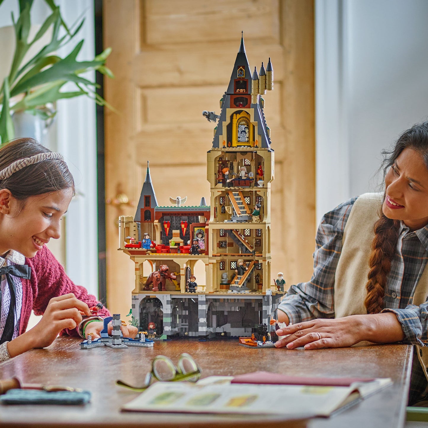 Lego Harry Potter 76454 Hogwarts Castle: The Main Tower for Ages 10+