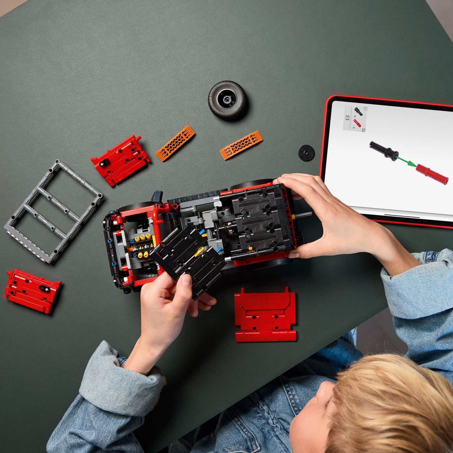 Lego Technic 42213 Ford Bronco SUV Buildable Playset for Ages 9 and Up