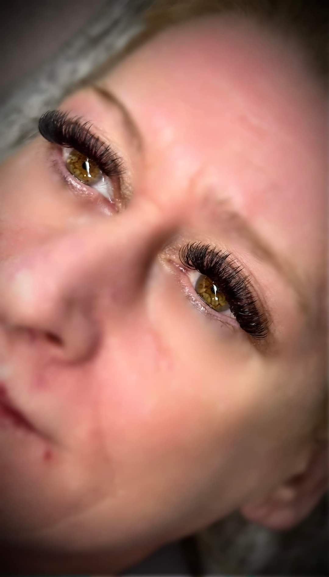 Mixed Length Volume Lashes – 16 Row Tray