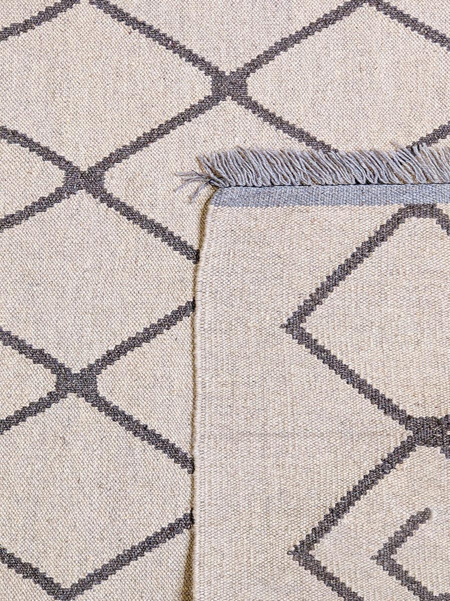 Moroccan Flatweave Rug - Size: 5.2 x 3.2