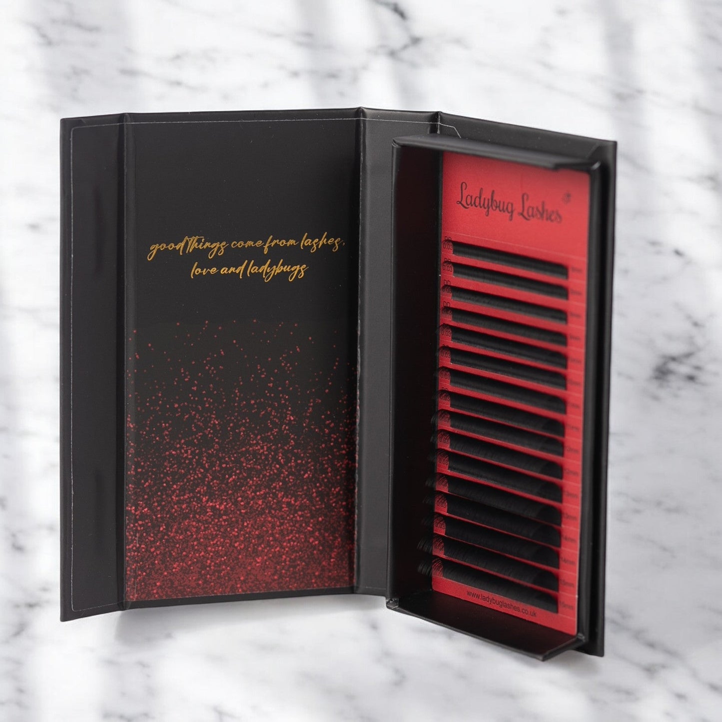 Platinum Velvet Volume Lashes – Mixed Tray (16 Rows)