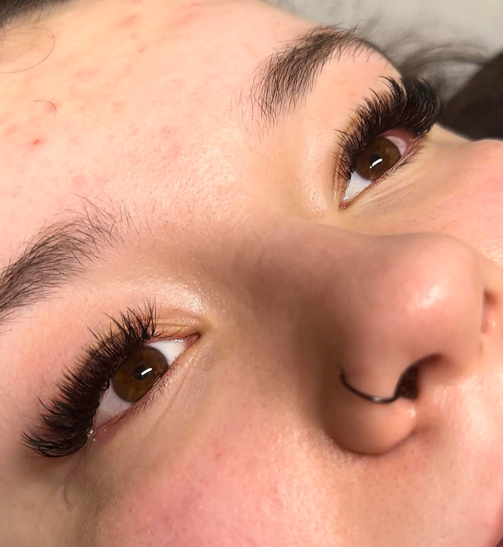 Wet Look Lash Tray – Mixed Lengths, 16 Rows