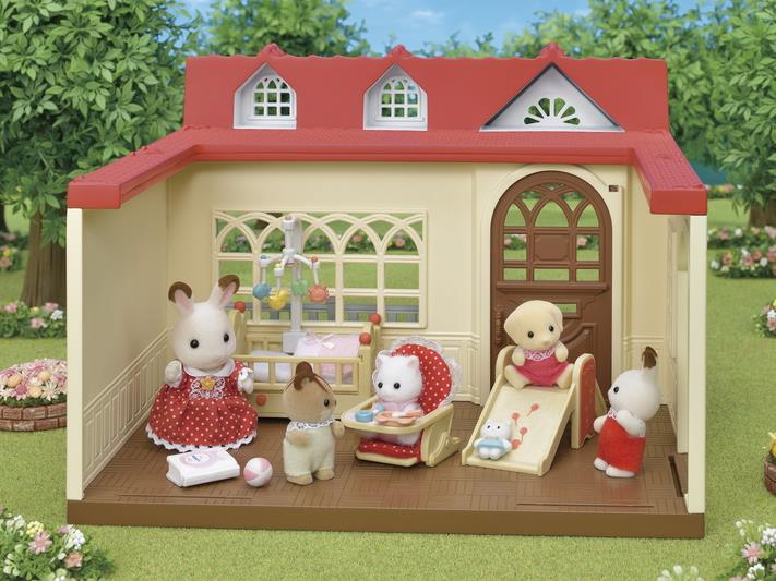 Sylvanian Families Sweet Raspberry Home Toy Plasyet for Ages 3 and Up