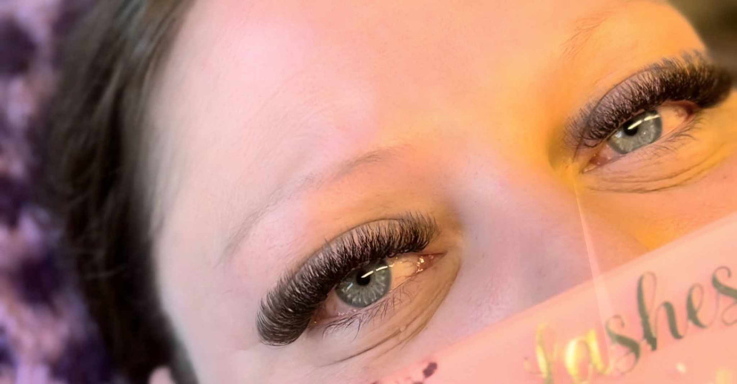 π€ Brown 6D Clover Lash Extensions β Mixed Lengths, 16 Rows π€