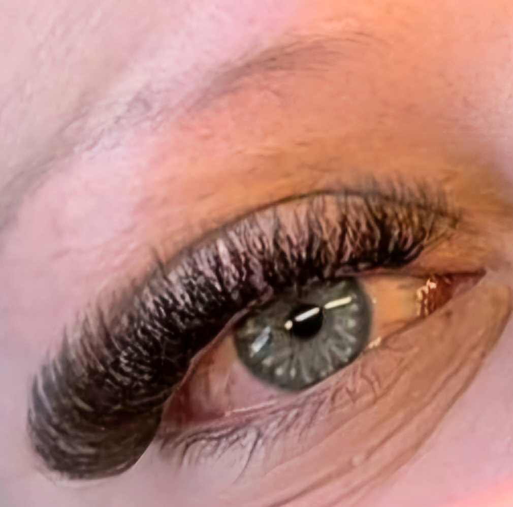 π€ Brown 6D Clover Lash Extensions β Mixed Lengths, 16 Rows π€