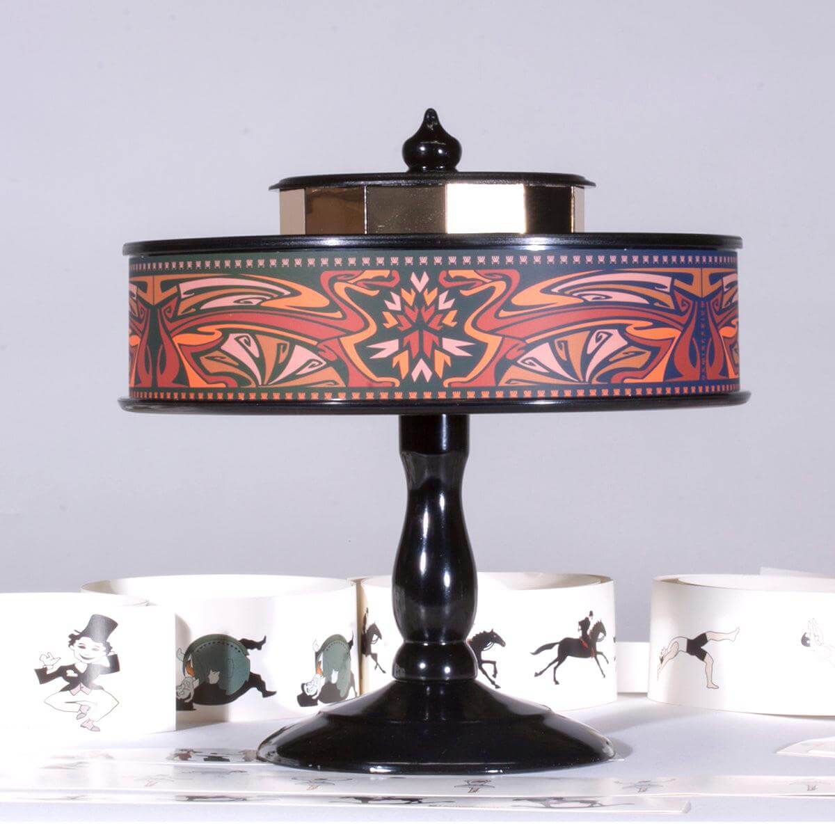 Hemisferium Moderniste Black Praxinoscope