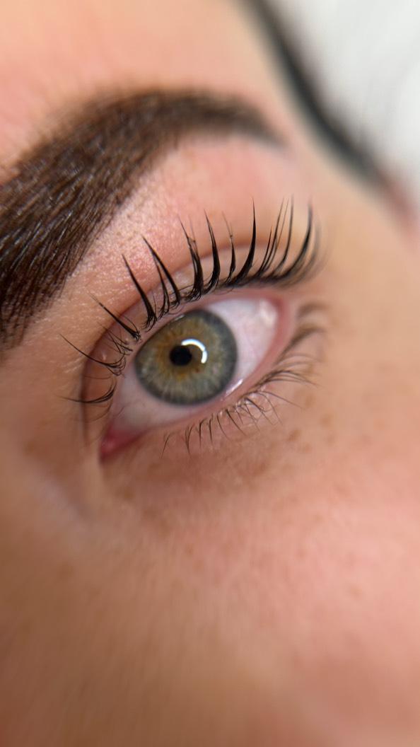 7.5ml Flutter and Frame Sensitive Airless Pump – Cysteamine-Based