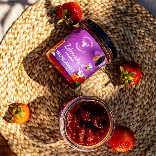 Strawberries in gel with Honey "Żelowocki" 320g