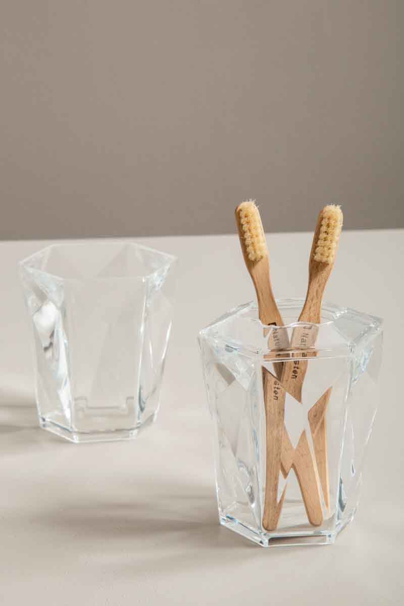 Dow Clear Acrylic Toothbrush Holder