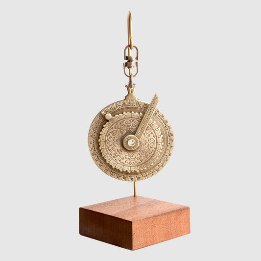 Hemisferium Nocturlabe Miniature - Piece on stand.