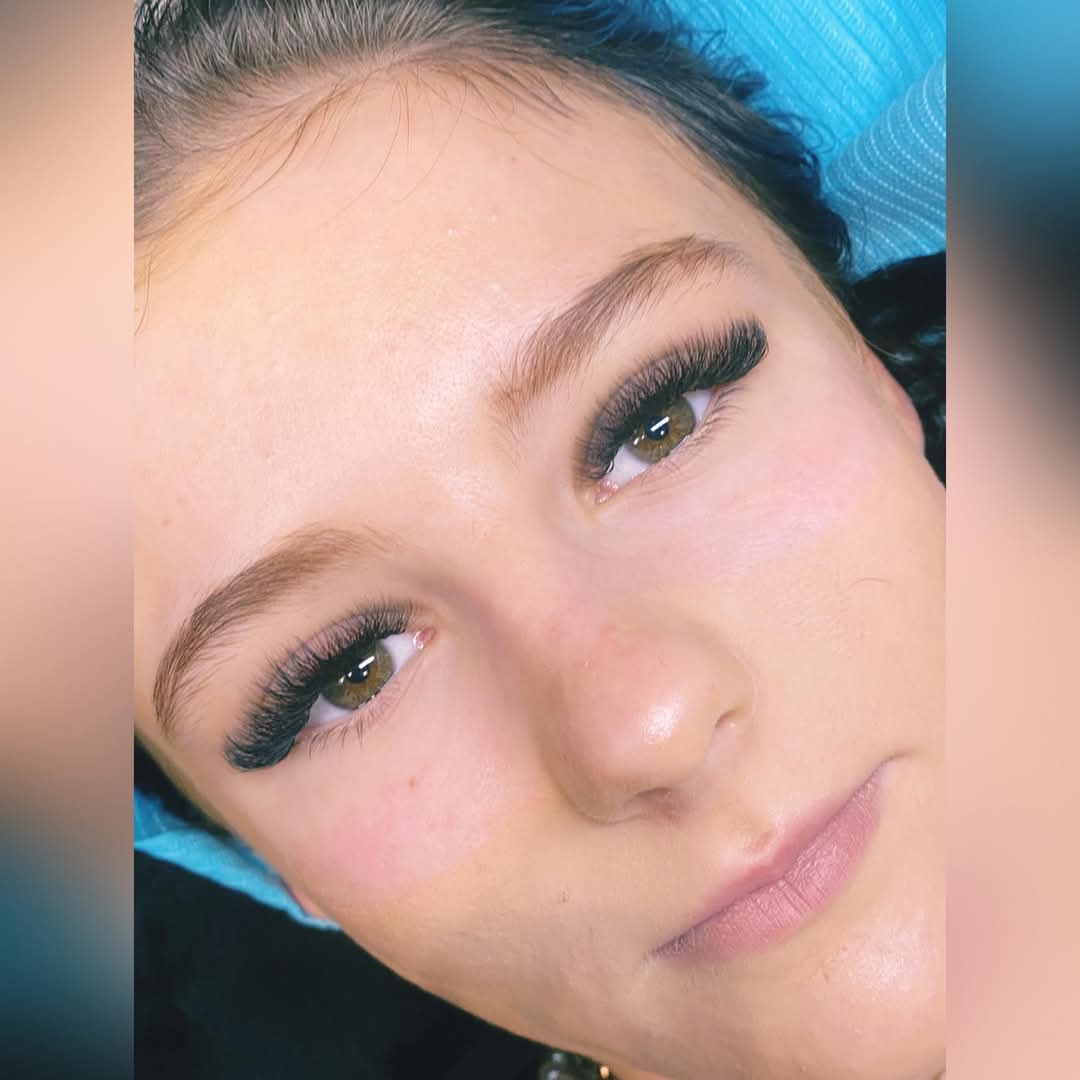 6D Clover Lashes – Mixed Tray (16 Rows)