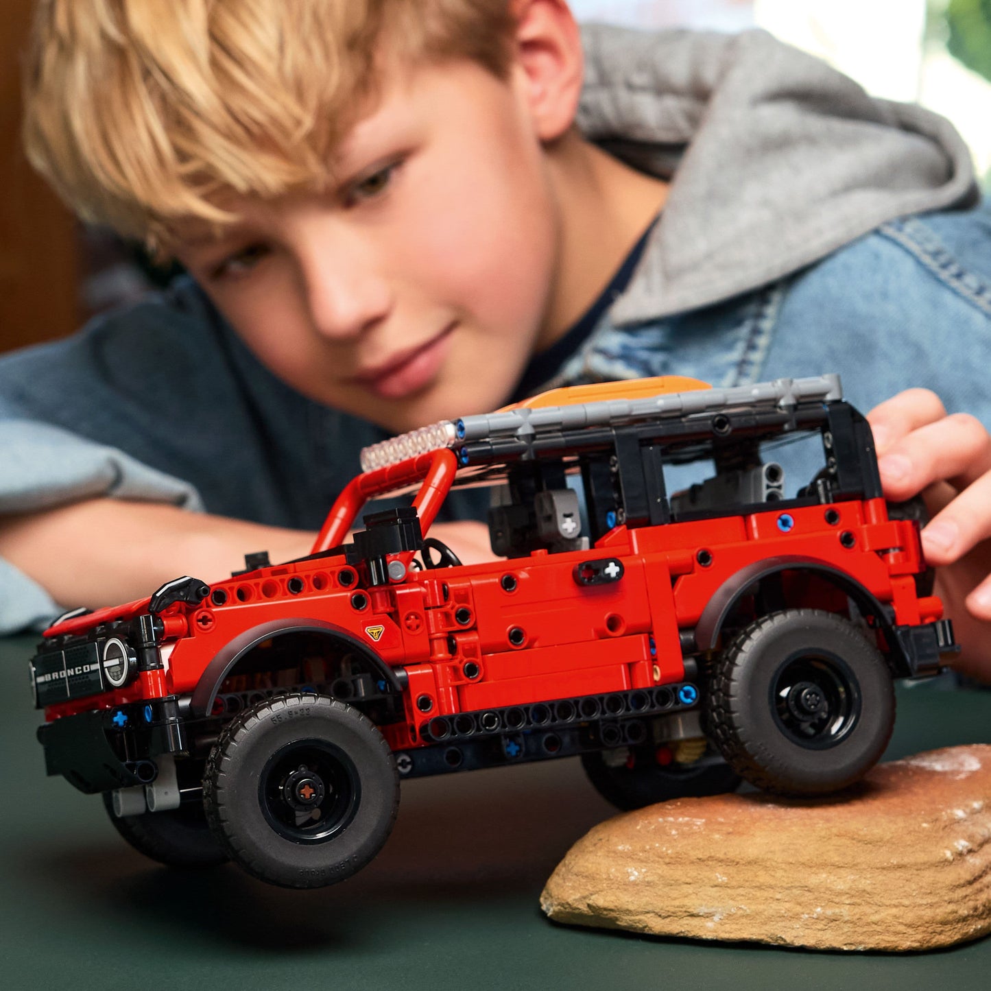 Lego Technic 42213 Ford Bronco SUV Buildable Playset for Ages 9 and Up