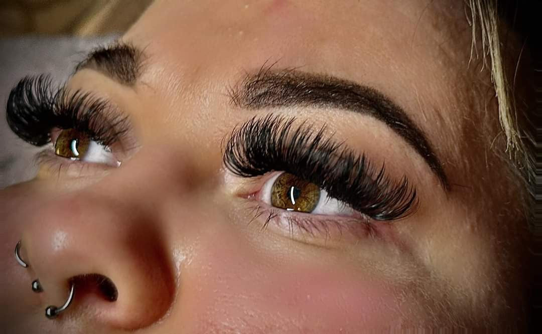 Mixed Length Mega Silk Volume Lashes 16-20mm