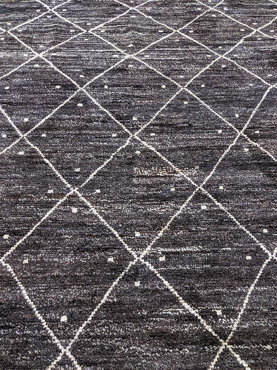 Amara Hand Knotted Rug - Size: 8.9 x 5.11