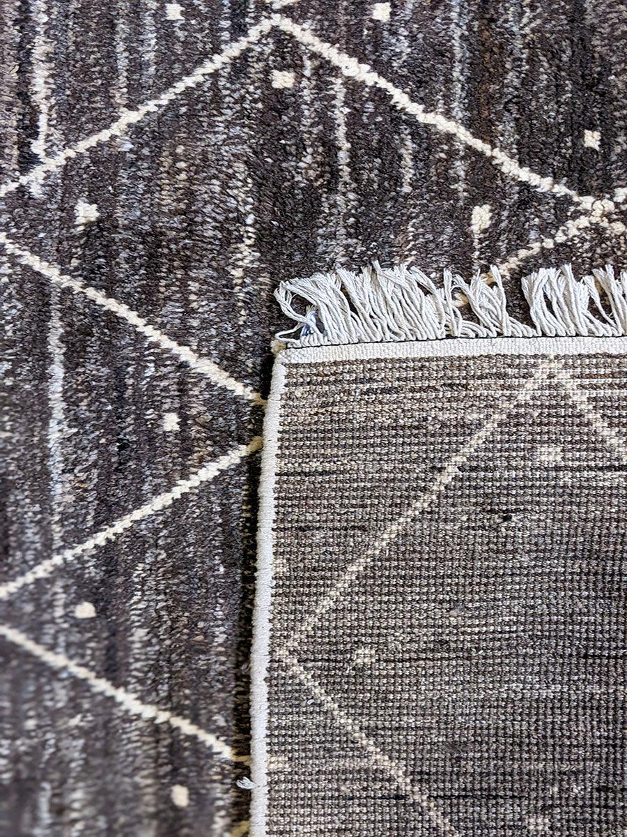 Amara Hand Knotted Rug - Size: 8.9 x 5.11