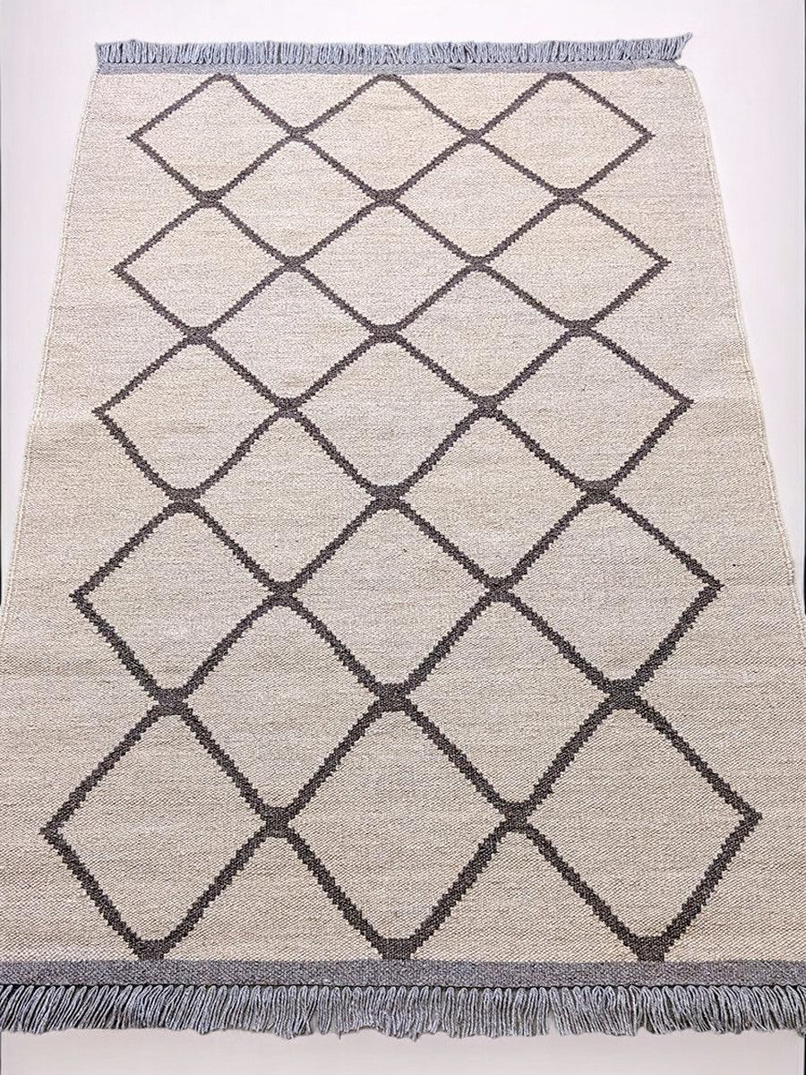 Moroccan Flatweave Rug - Size: 5.2 x 3.2