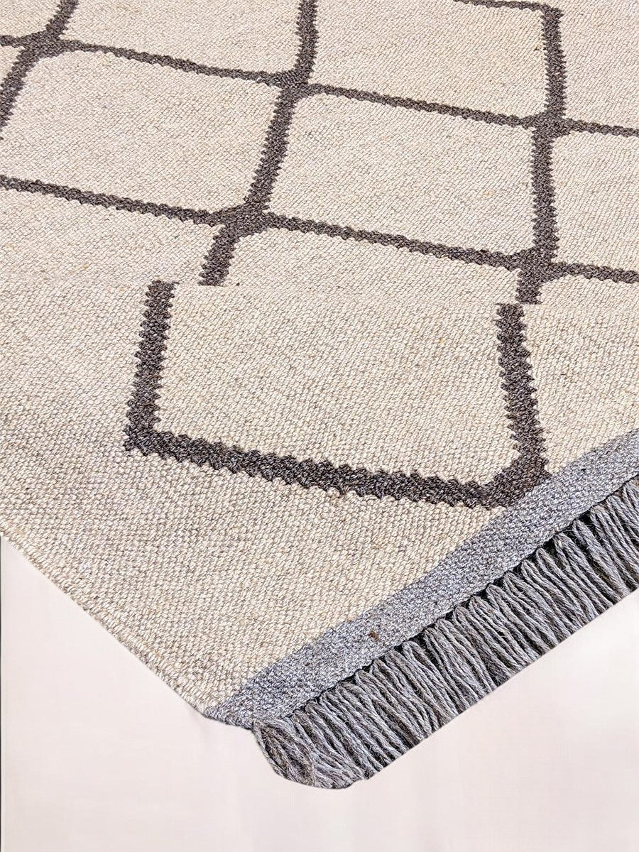 Moroccan Flatweave Rug - Size: 5.2 x 3.2