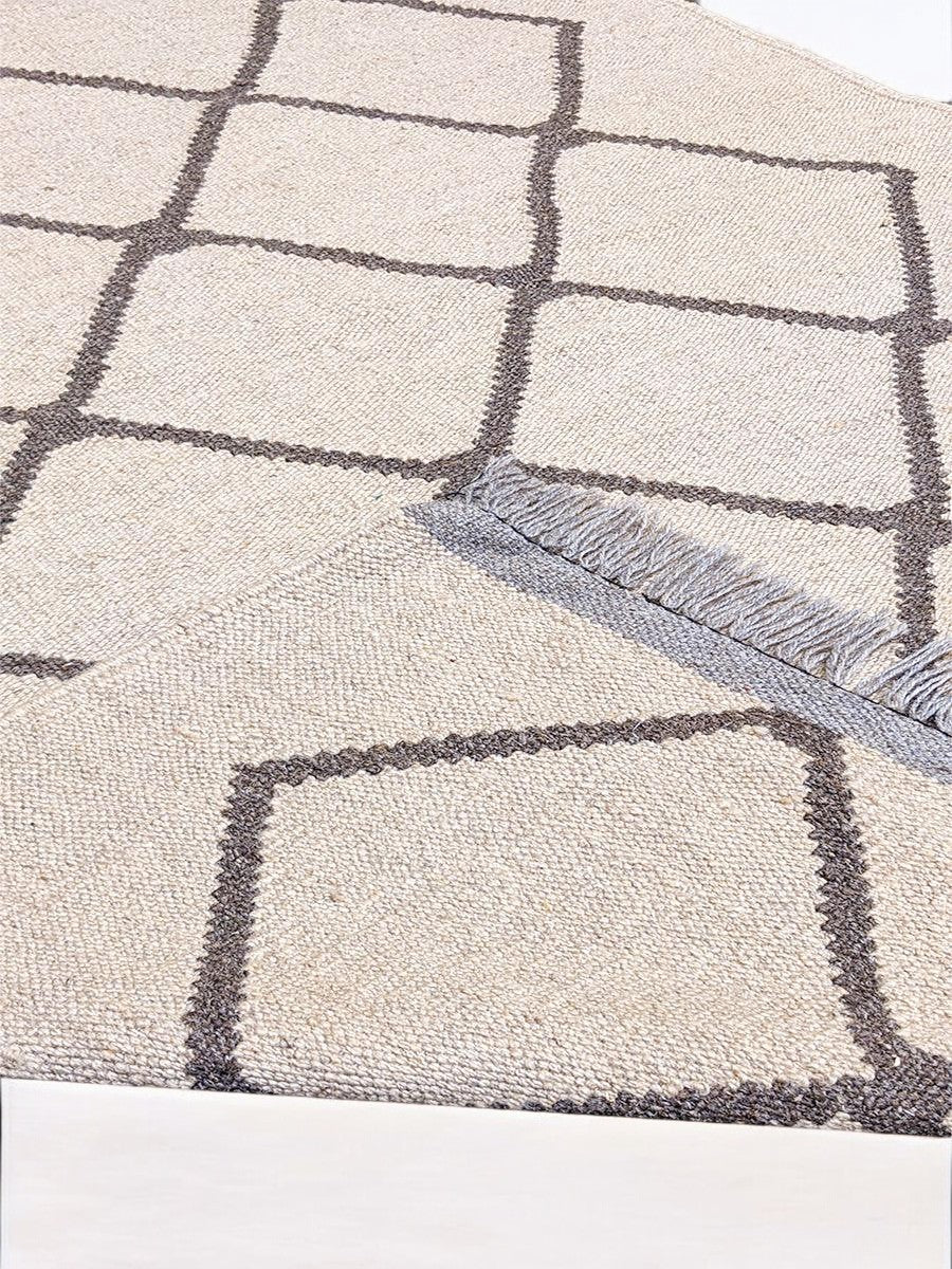 Moroccan Flatweave Rug - Size: 5.2 x 3.2