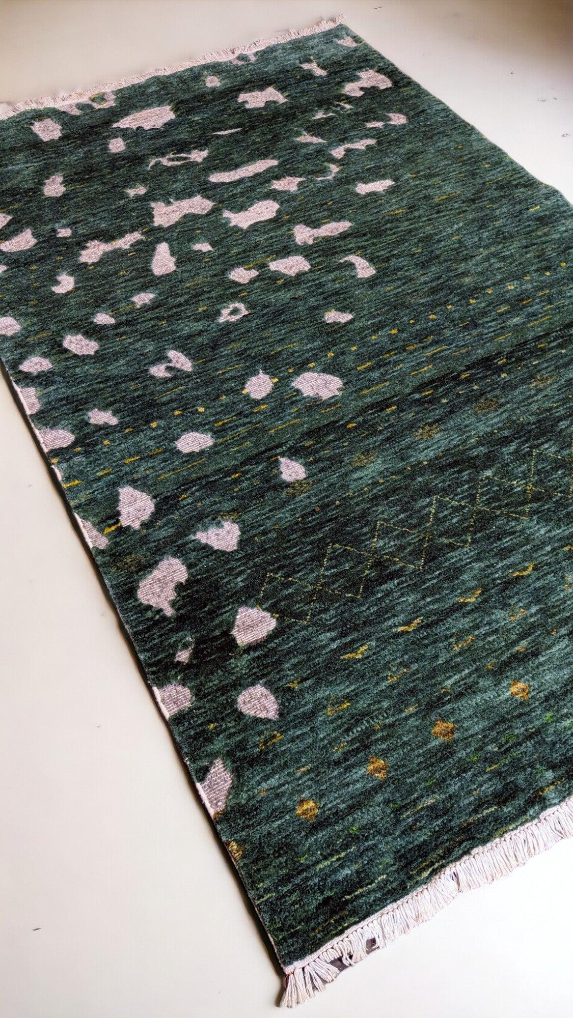 Afra Hand Knotted Rug - Size: 8.3 x 5.2