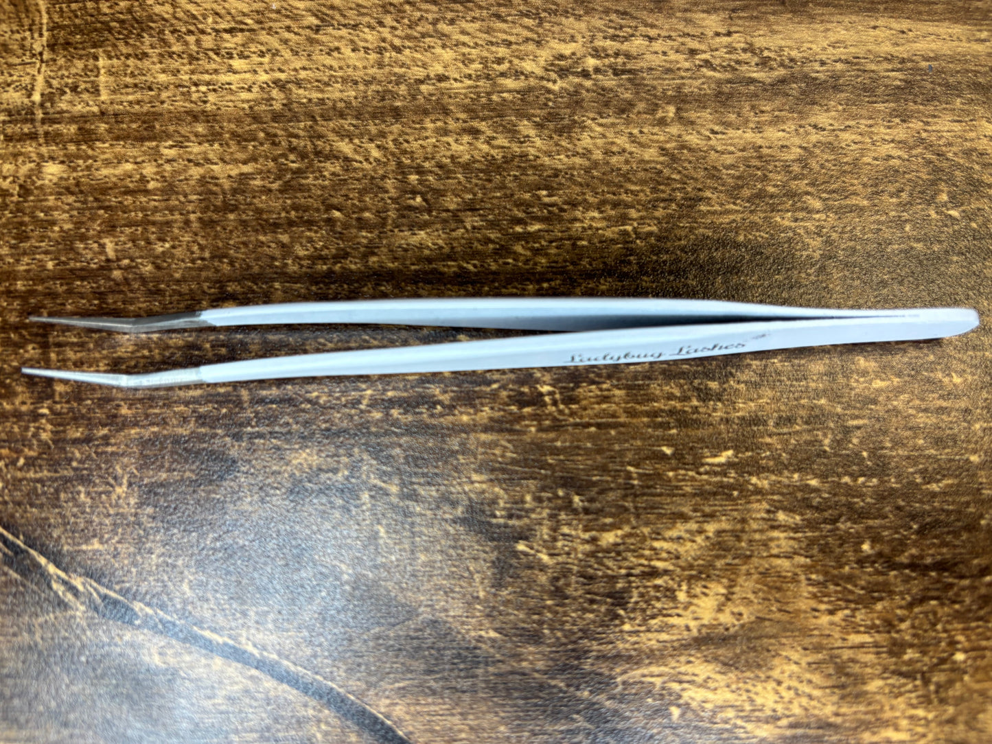 Angled Volume Tweezers (Non-Fibre Grip) – Perfect for Fan Creation