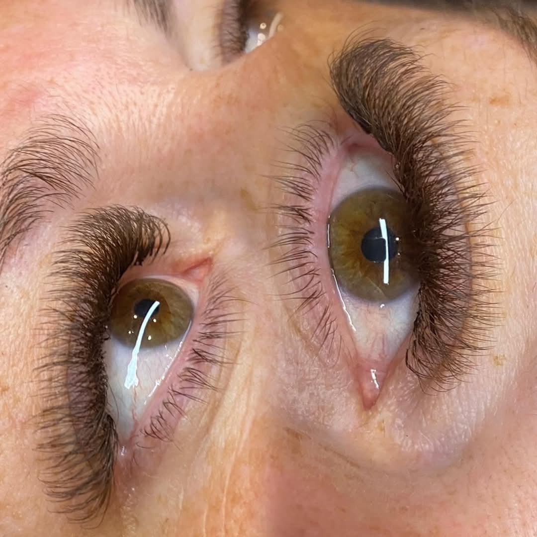 🤎 Brown 4D Clover Lash Extensions – Mixed Lengths, 16 Rows 🤎