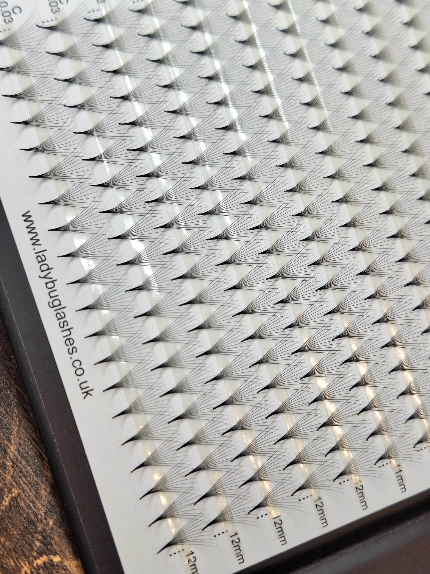Platinum Promade Tray – Ultra-Black Premade Fans